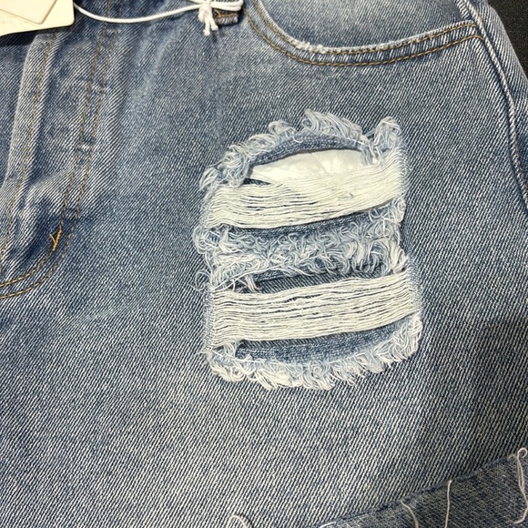 Hammer Jeans High Rise,distressed,5 pocket,belt loop,button fly,frayed cuff,jean - Picture 4 of 11